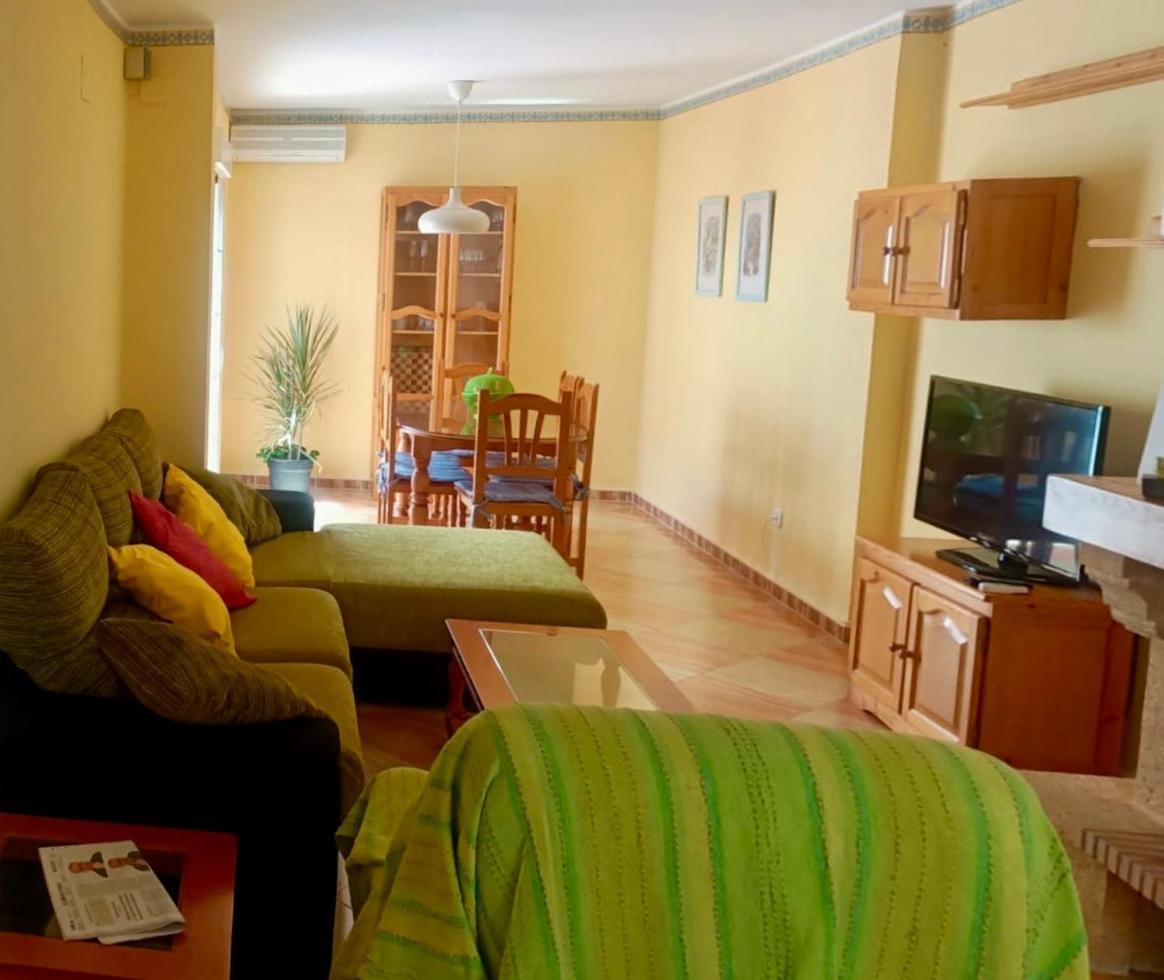 Chalet adosado con azotea andaluza y patio, junto a la playa Isla Cristina Exterior foto