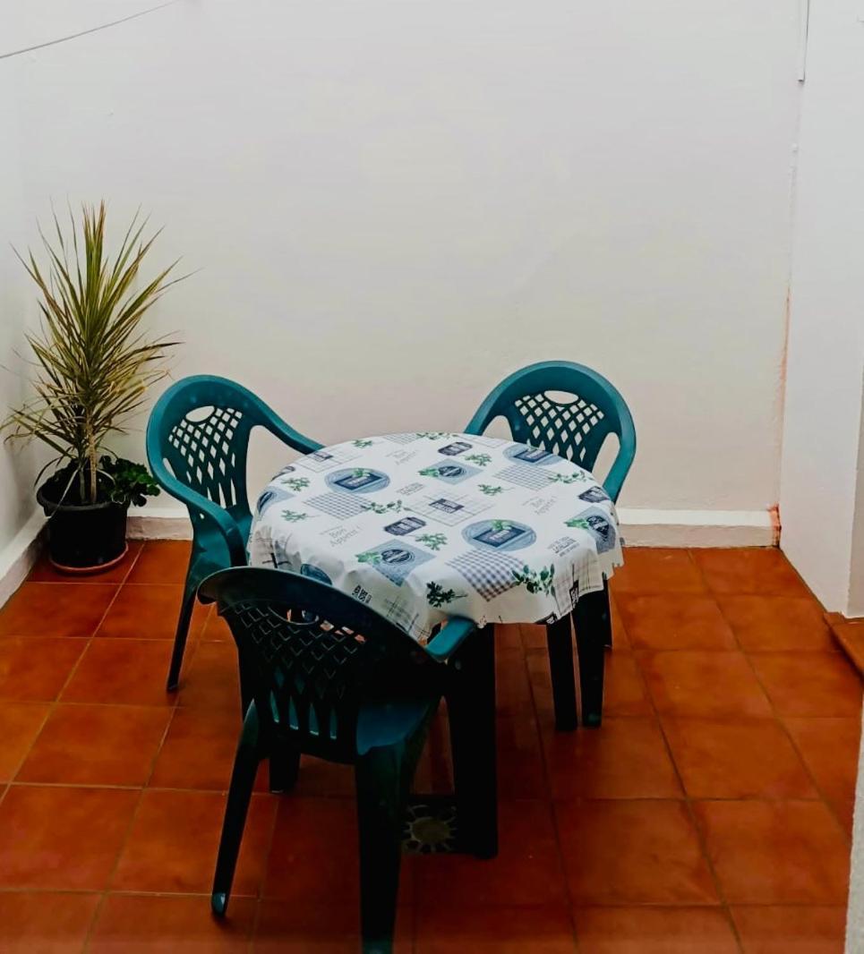 Chalet adosado con azotea andaluza y patio, junto a la playa Isla Cristina Exterior foto